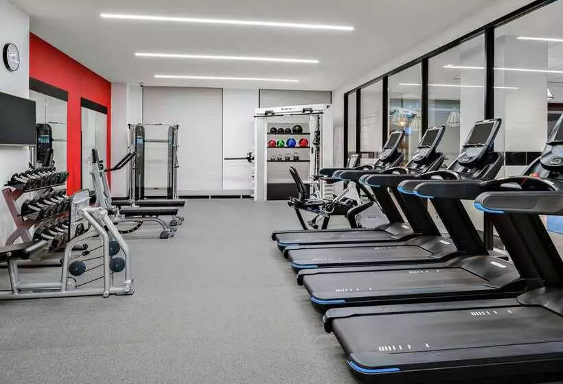 هتل Home2 Suites By Hilton Chicago Mccormick Place