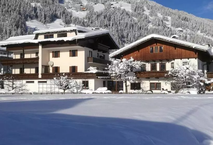 Hotelli Schneeberger Appartementhaus