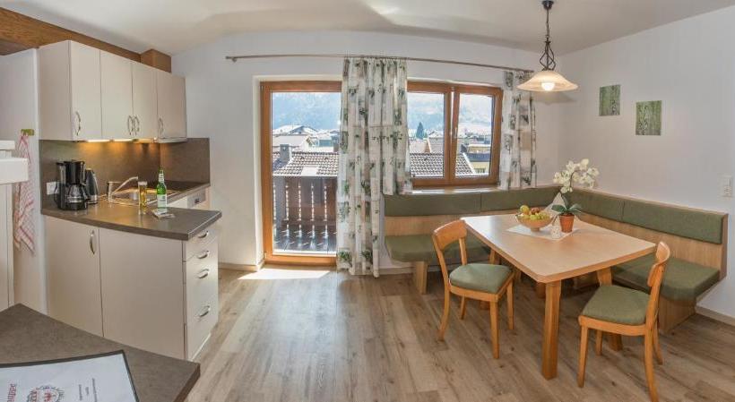 Отель Schneeberger Appartementhaus