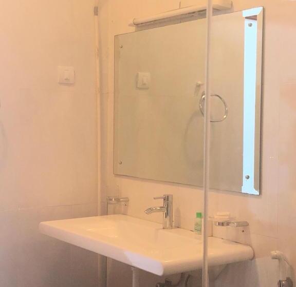 בית מלון כפרי Sea Lotus Park