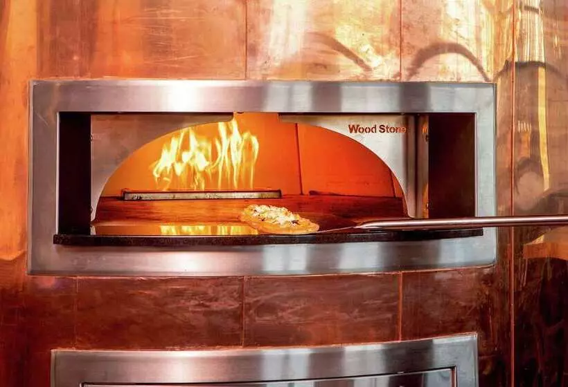 Hotelli The Virginian Lynchburg Curio Collection