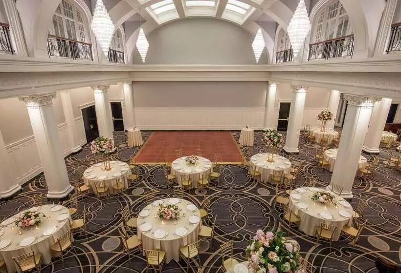 Hotelli The Virginian Lynchburg Curio Collection