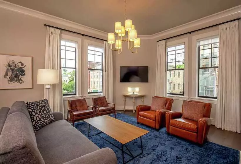 Hotelli The Virginian Lynchburg Curio Collection