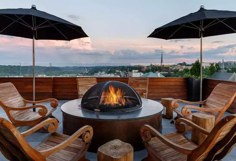 Hotelli The Virginian Lynchburg Curio Collection