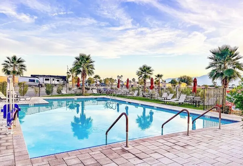 ホテル Coachella Lakes Rv Resort