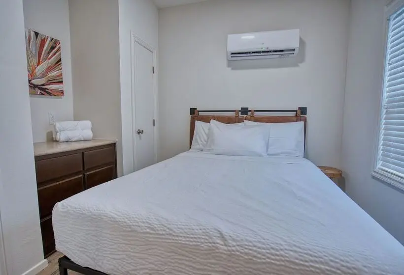 ホテル Coachella Lakes Rv Resort