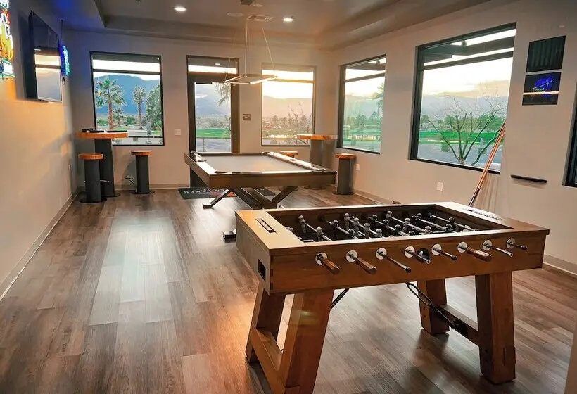 ホテル Coachella Lakes Rv Resort