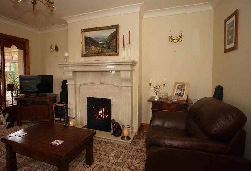 민박 Avondale Farmhouse