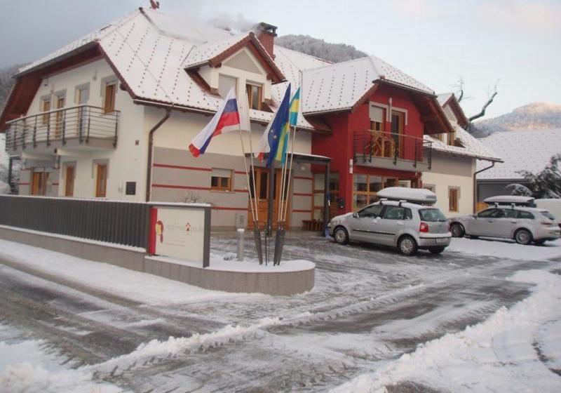 Hotel Apartmaji Paula