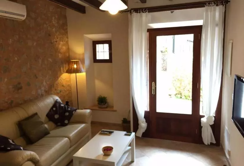 Hotelli Ca Na Francina