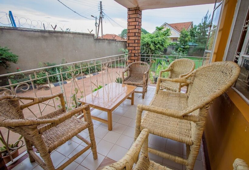 هتل Ewaka Guesthouse And Backpackers   Hostel