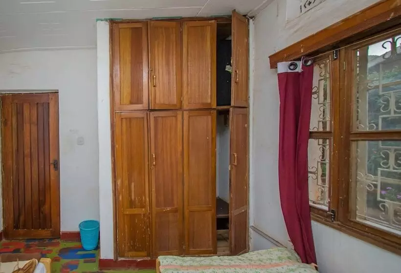 Hotelli Ewaka Guesthouse And Backpackers   Hostel