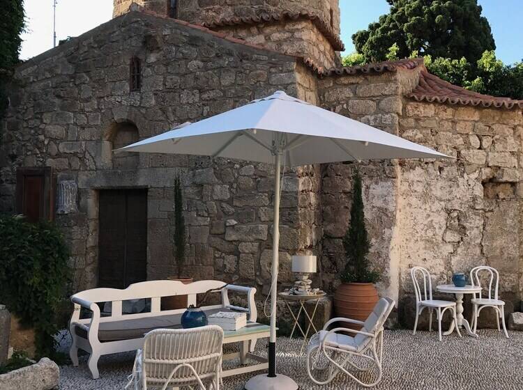 فندق Saint Artemios Boutique