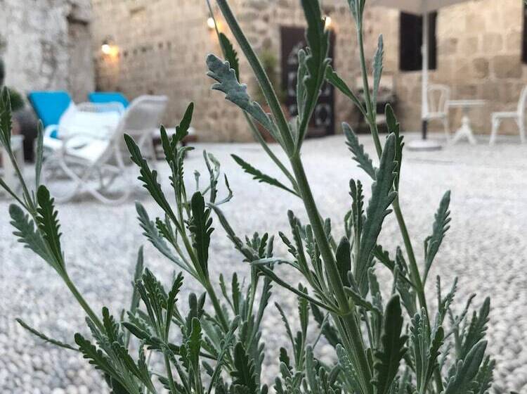 فندق Saint Artemios Boutique