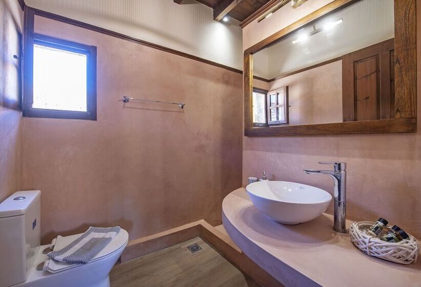 فندق Saint Artemios Boutique