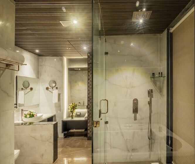 Отель Saya Grand Club & Spa Resort