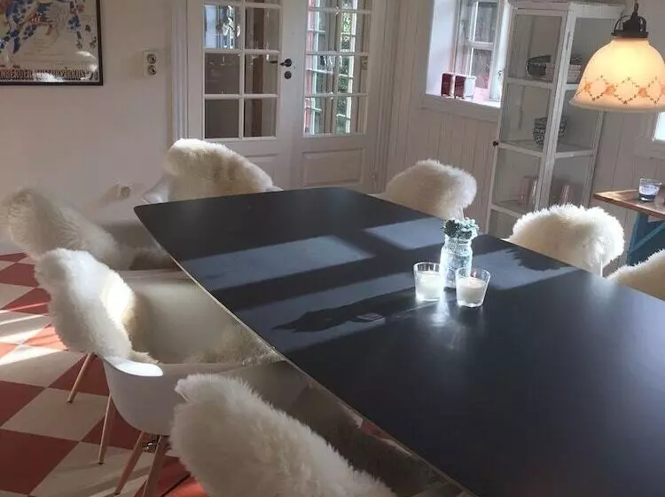 Alsbrogaard Deluxe Bed & Breakfast