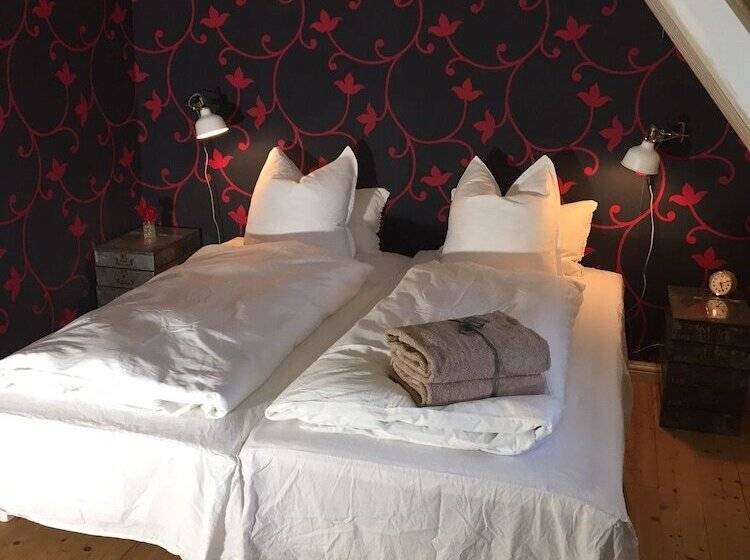 Alsbrogaard Deluxe Bed & Breakfast