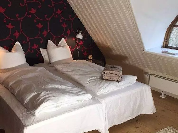 Alsbrogaard Deluxe Bed & Breakfast