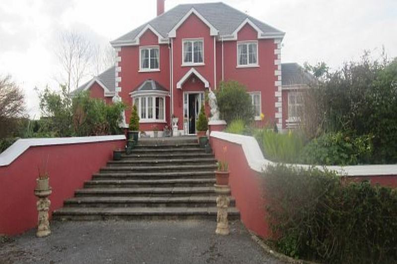 צימר Corofin Country House