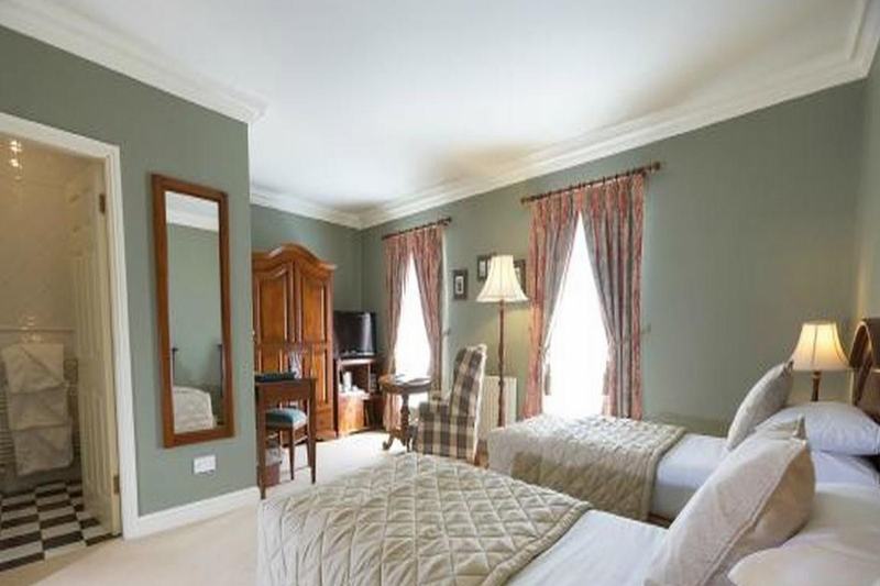 צימר Corofin Country House