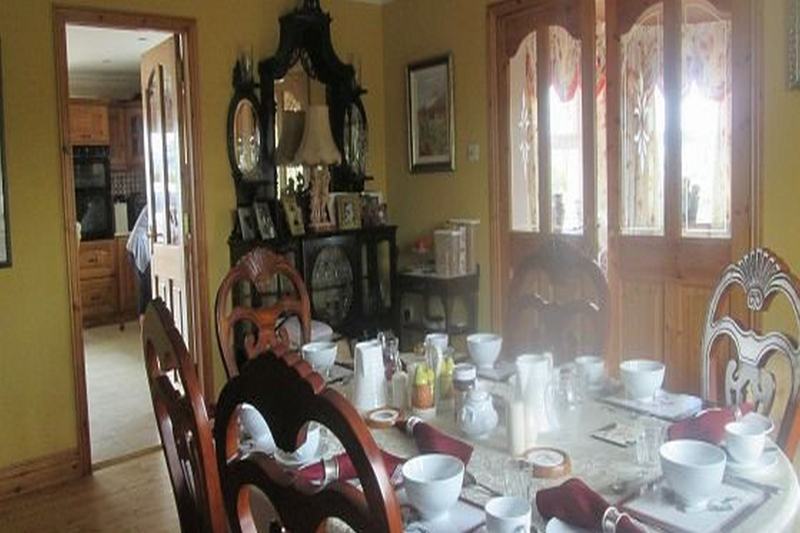 צימר Corofin Country House