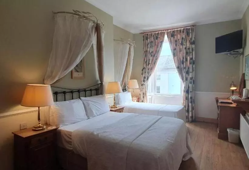 تختخواب و صبحانه The Old Bank Bruff Family Town House