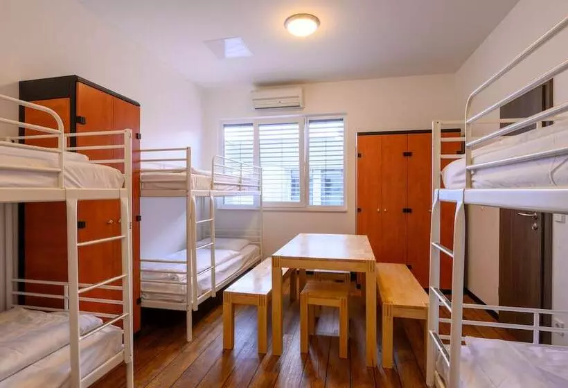 簡易ホテル Art Rock Downtown