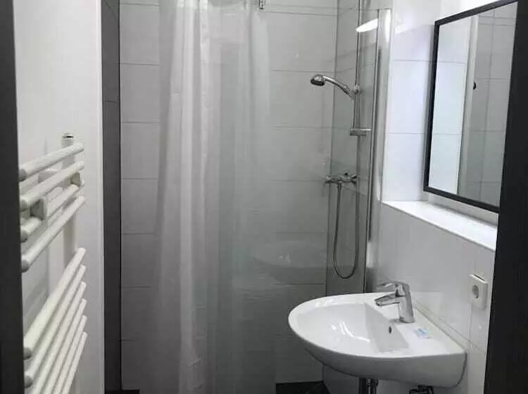 簡易ホテル Art Rock Downtown