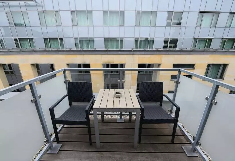 簡易ホテル Art Rock Downtown