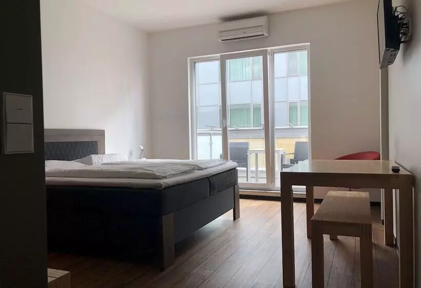 簡易ホテル Art Rock Downtown