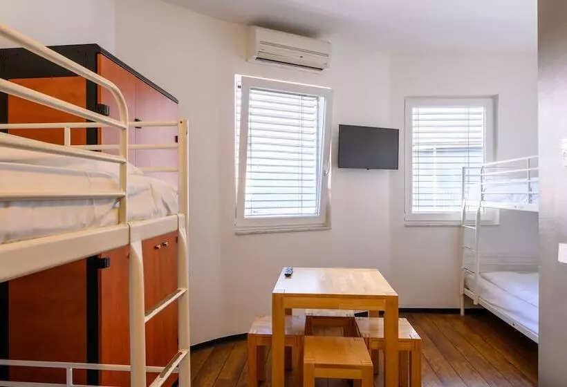 簡易ホテル Art Rock Downtown