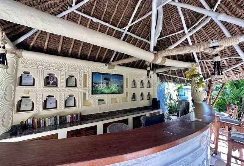 هتل Amani Luxury Apartments Diani Beach