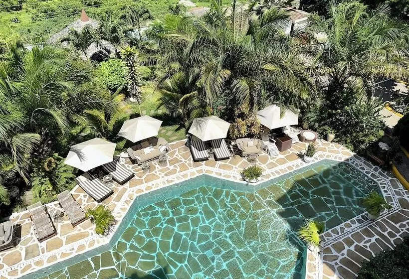 هتل Amani Luxury Apartments Diani Beach
