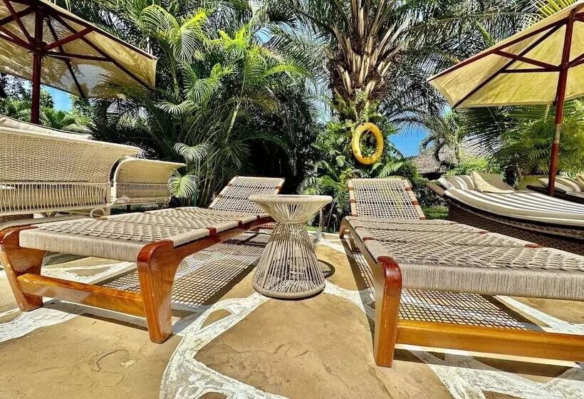 هتل Amani Luxury Apartments Diani Beach