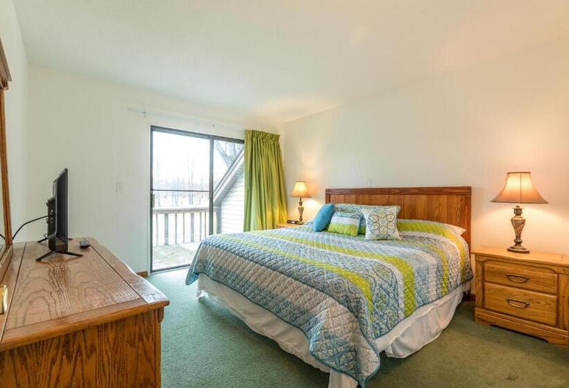 هتل Crown Resorts At Silverwoods