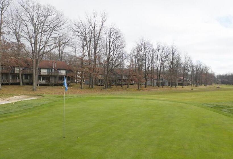 هتل Crown Resorts At Silverwoods