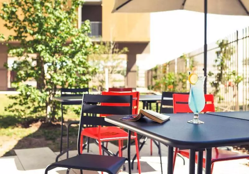 ホテル Ibis Lyon Carre De Soie