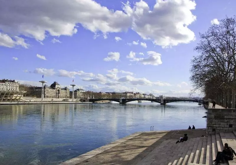 ホテル Ibis Lyon Carre De Soie