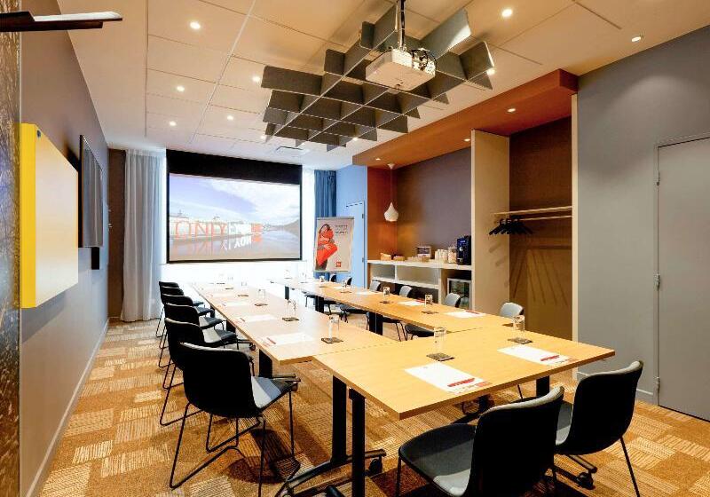 Hotel Ibis Lyon Carre De Soie