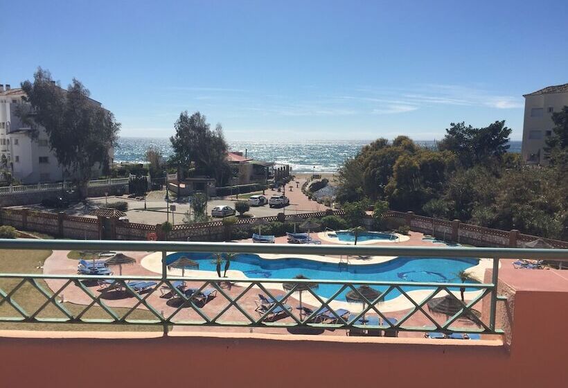 בית מלון כפרי Marbella Beach Resort At Club Playa Real