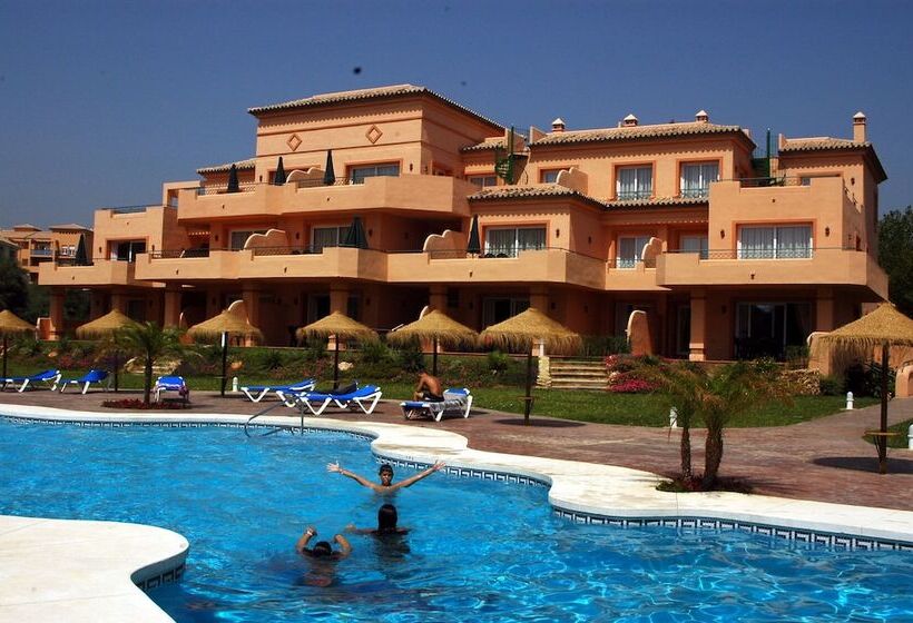 בית מלון כפרי Marbella Beach Resort At Club Playa Real