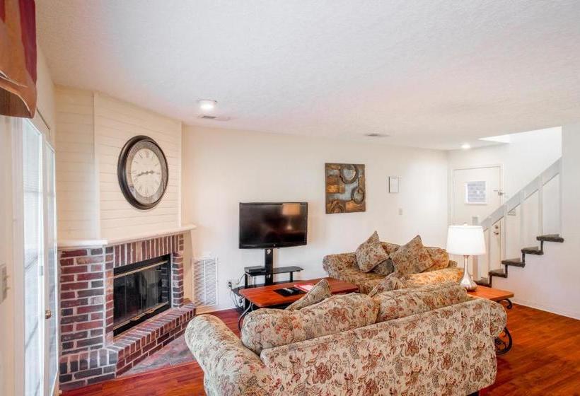 호텔 Crown Resorts At Hickory Hills