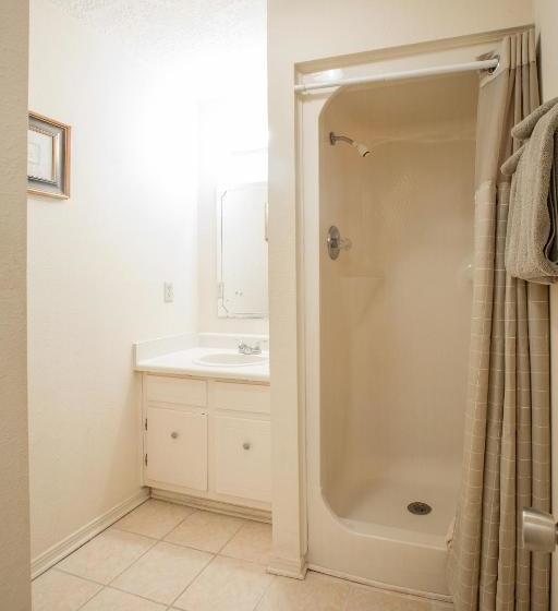 호텔 Crown Resorts At Hickory Hills