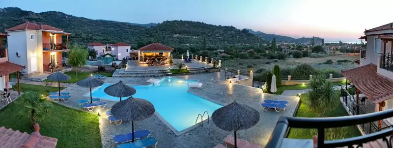 Hotelli Yakinthos Garden