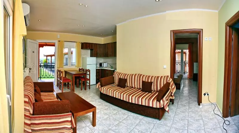 Hotelli Yakinthos Garden