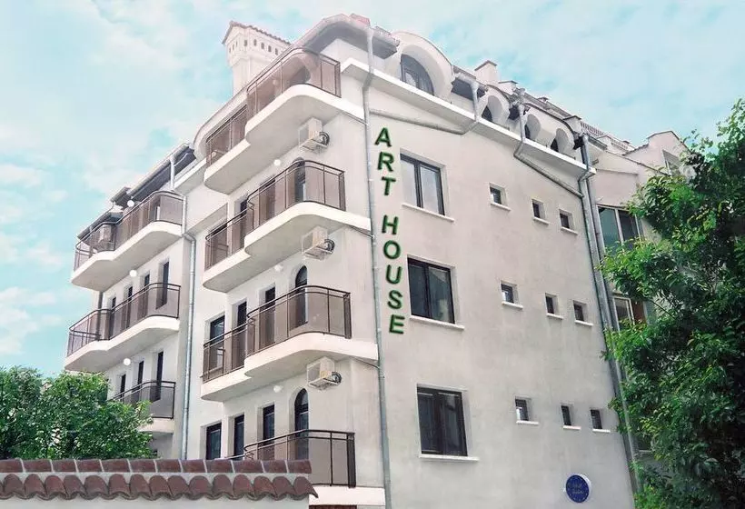 هتل Art House