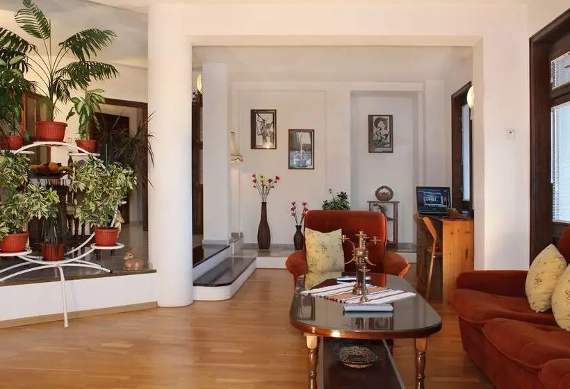 هتل Art House