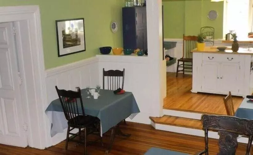 ホテル Frontenac Club Inn