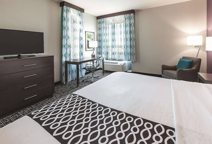 Отель La Quinta By Wyndham Terre Haute